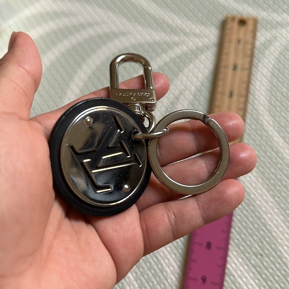 LV key chain or bag charm - Picture 3 of 4